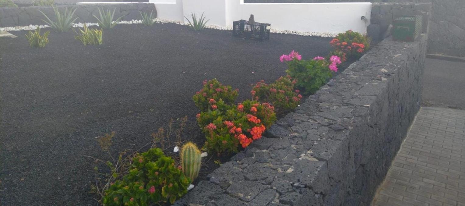 Tranquilidad Entre Volcanes Uga Exterior foto